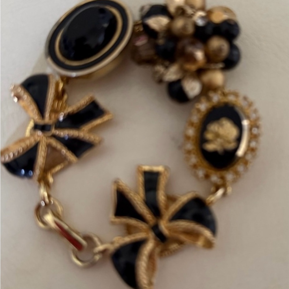 Gorgeous Kenneth J Lane Avon Gold Tone Bracelet